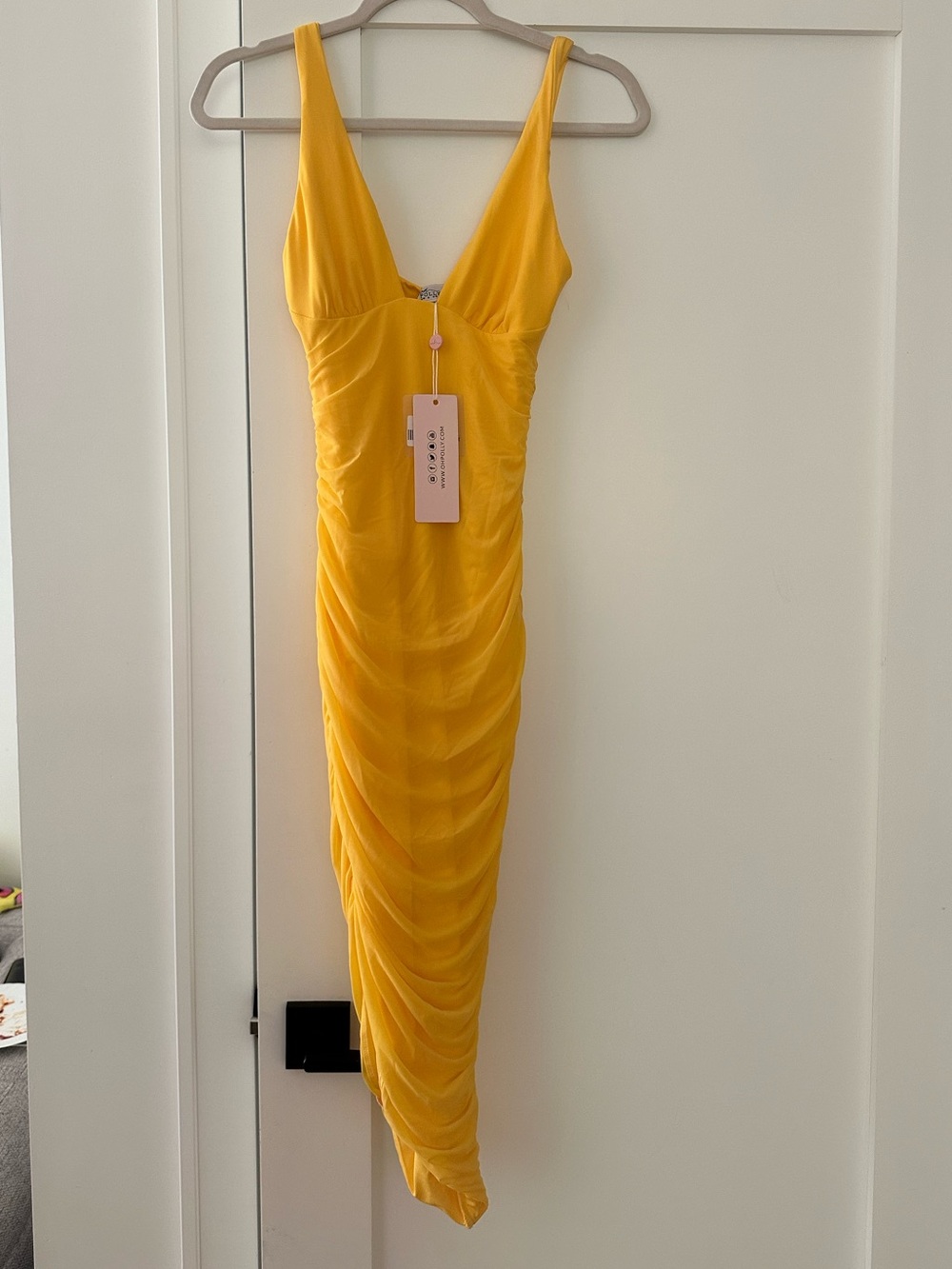 NWT Oh Polly White Mesh Ruched Bodycon Mini Dress Strappy Sleeveless Peach US 2